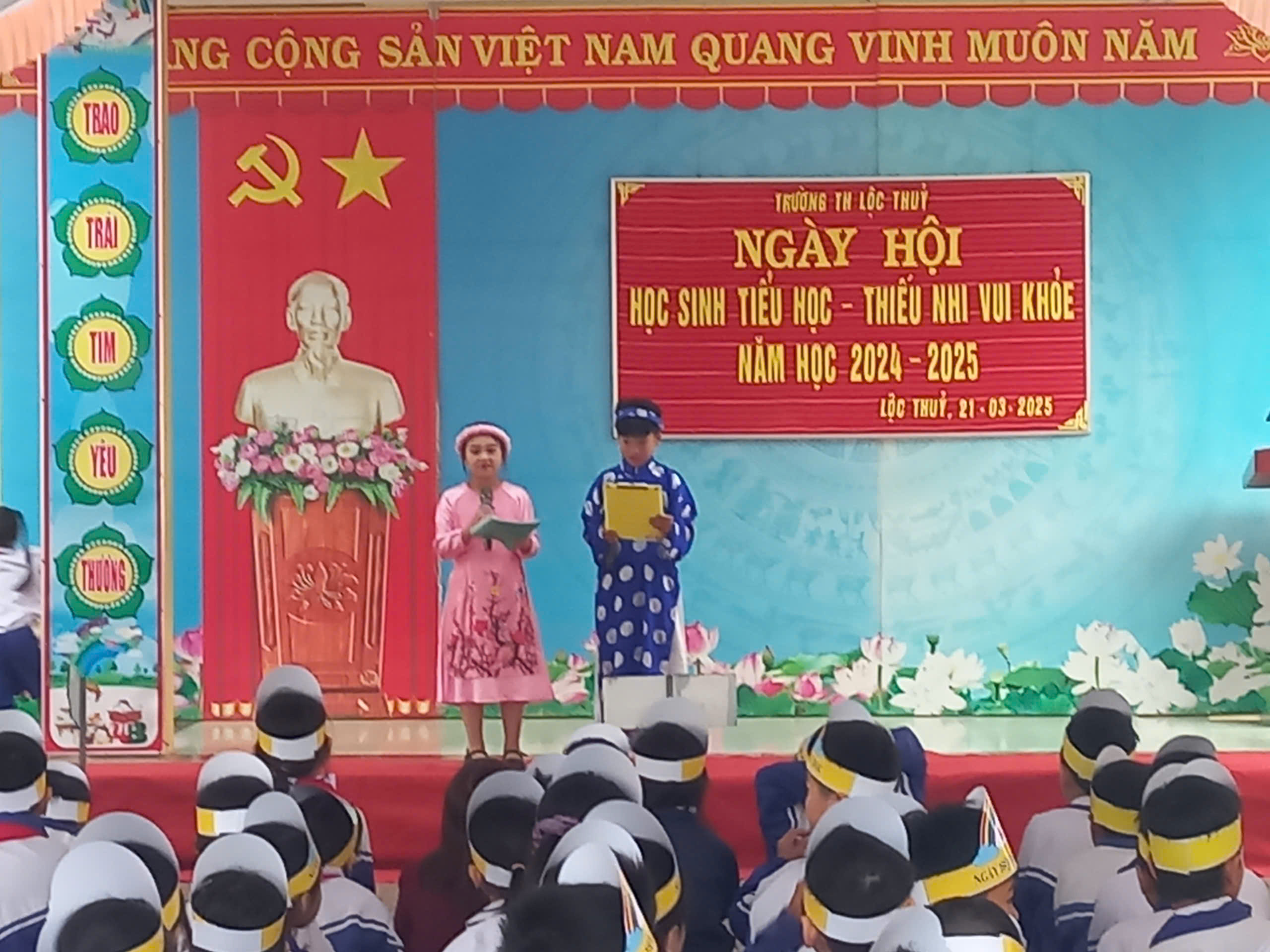 VAN NGHE.jpg